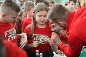 Piłkarze Widzewa odwiedzili tomaszowską „dziesiątkę”